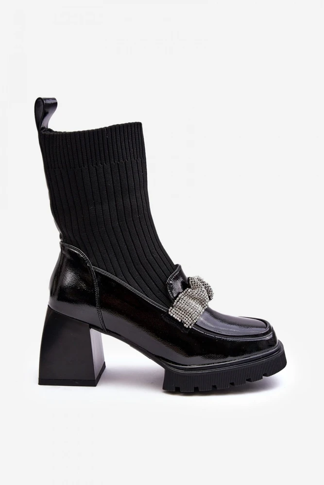 Juodi aulinukai su kulnu ir dekoratyvine sagtimi Step in style