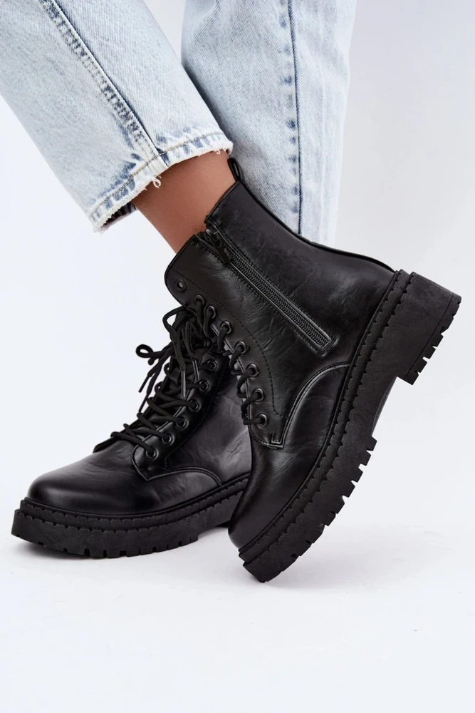 Juodi aulinukai su raišteliais ir platforma Step in style