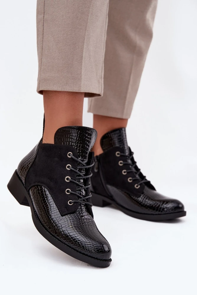 Juodi aulinukai su raišteliais Step in style