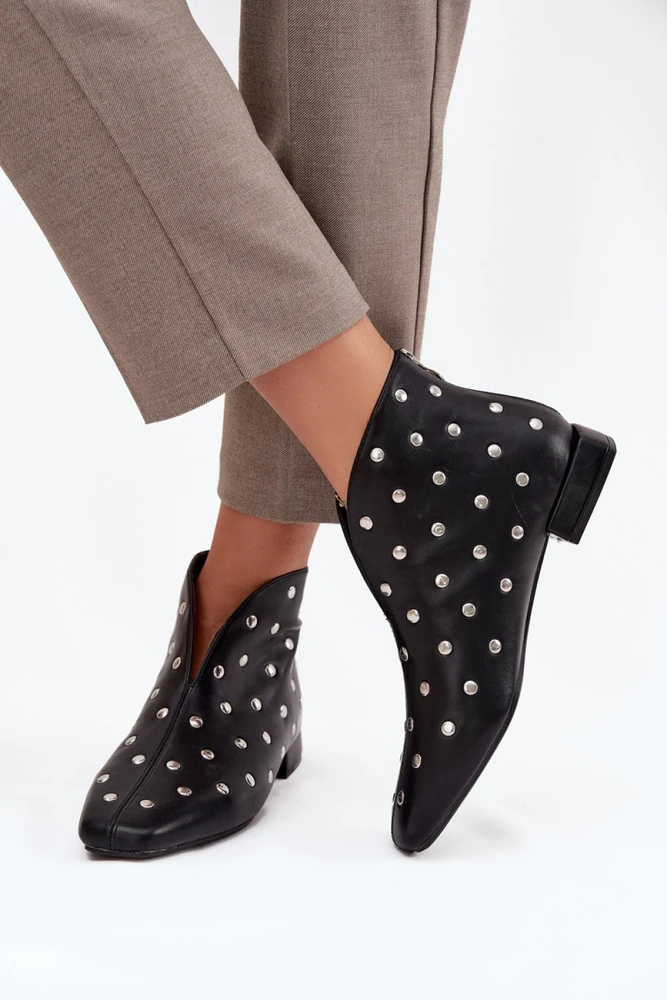 Juodi aulinukai su sidabro spalvos kniedėmis Step in style