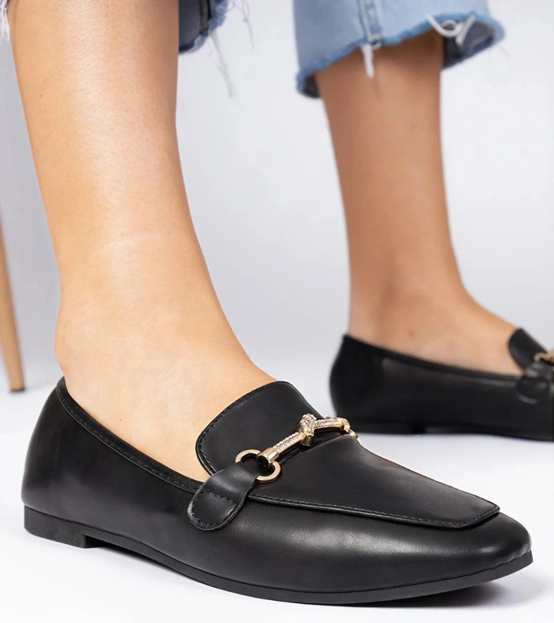 Juodi elegantiški mokasinai