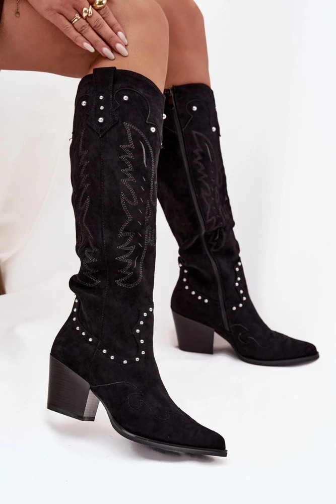 Juodi ilgaauliai batai virš kelių Step in style
