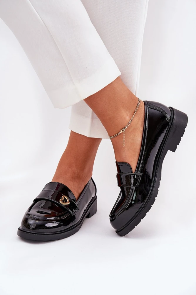 Juodi mokasinai su širdelės detale Step in style