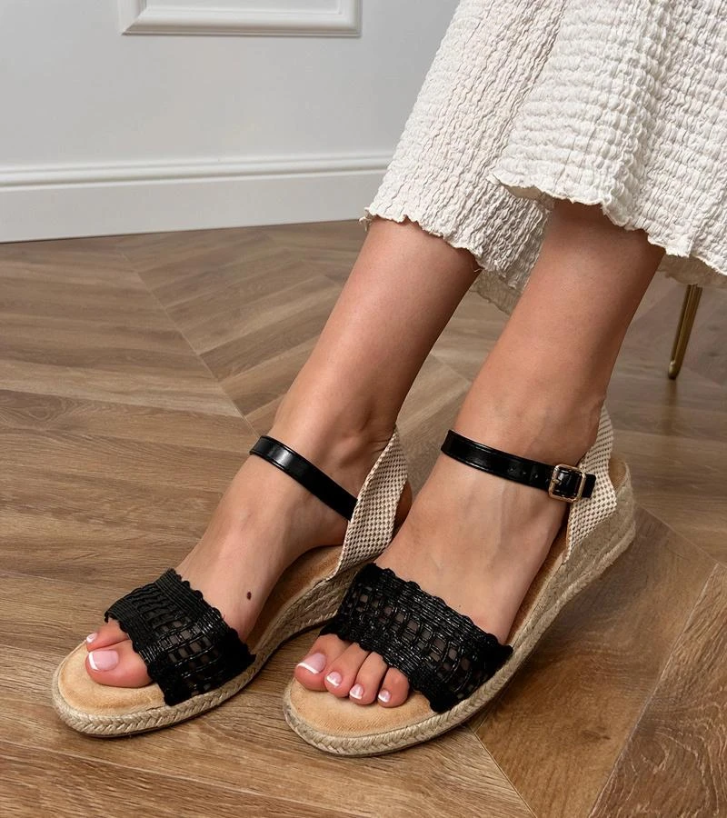 Juodi moteriški espadrilės tipo sandalai su pynimo juosta