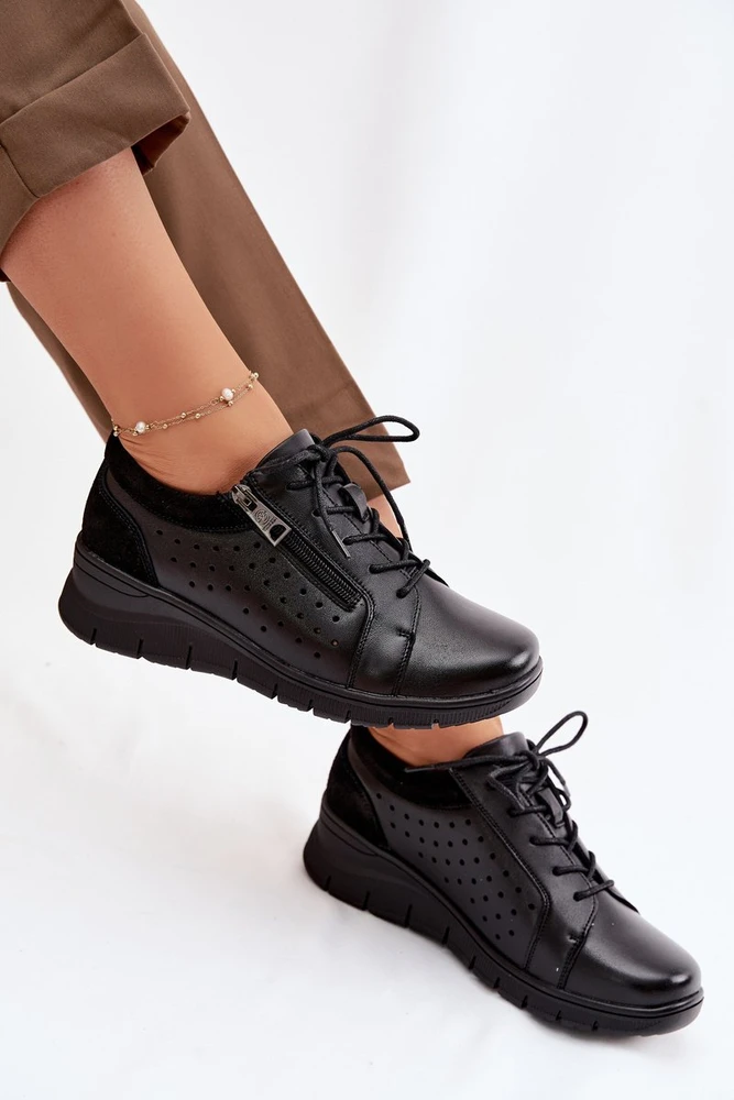Juodi moteriški odiniai pusbačiai ant platformos Vinceza