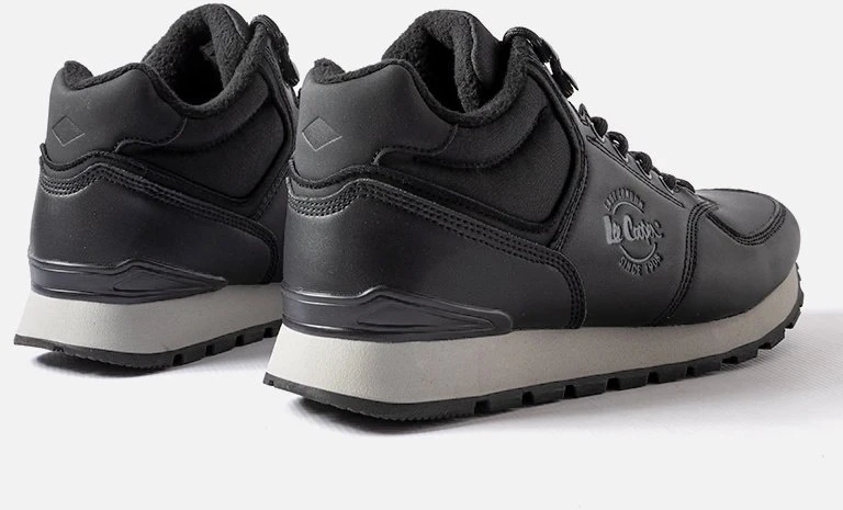 Juodi šilti Lee Cooper batai LCJ 3060M