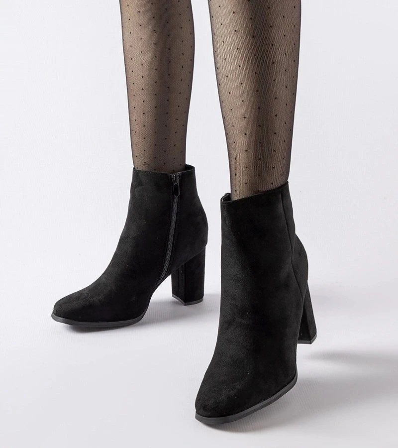 Juodi stiletto batai