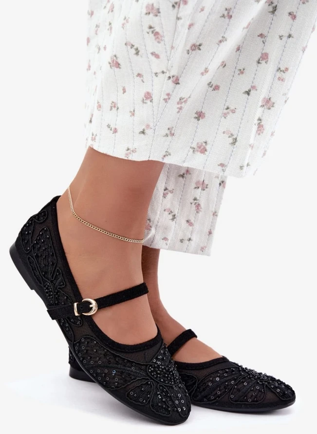 Juodos balerinos su blizgučių ir siuvinėjimo detalėmis Step in style
