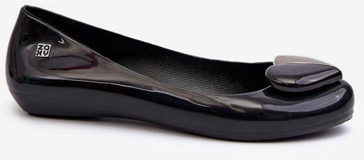 Juodos balerinos su širdelės detale Step in style