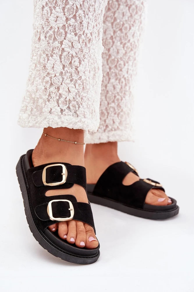 Juodos basutės su aukso spalvos sagtimis Step in style
