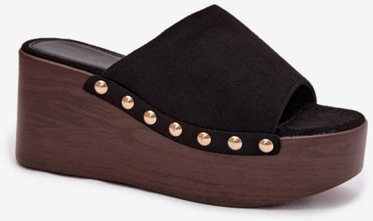 Juodos basutės su platforma ir metalinėmis detalėmis Step in style