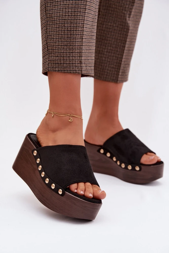 Juodos basutės su platforma ir metalinėmis detalėmis Step in style