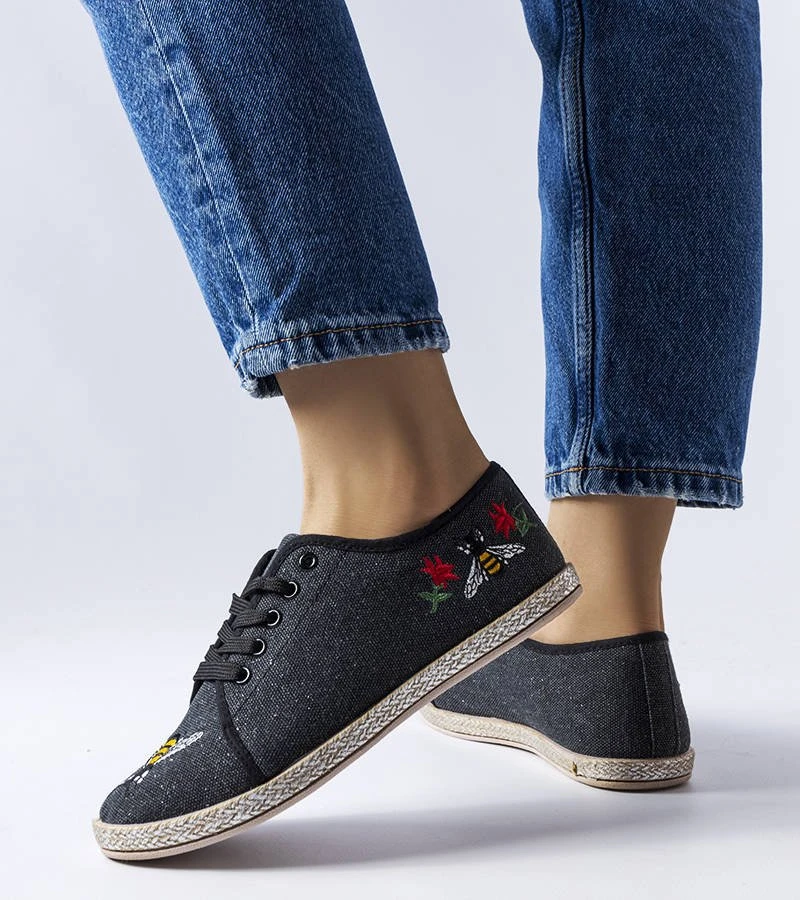 Juodos blizgančios espadrilės
