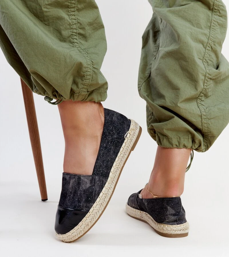 Juodos blizgios espadrilės