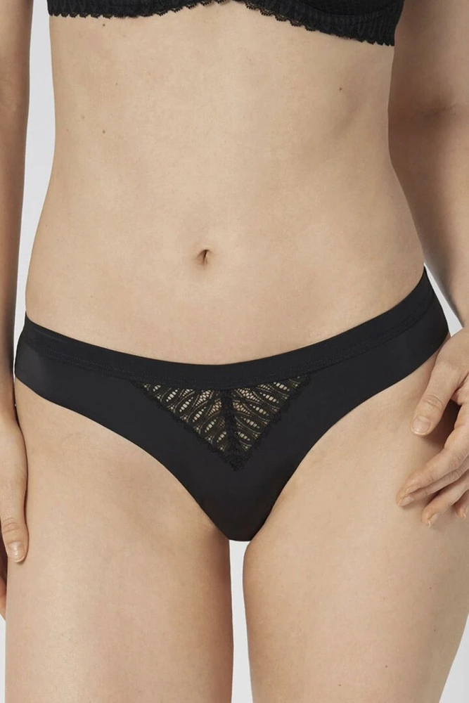Juodos brazilian stiliaus kelnaitės Triumph