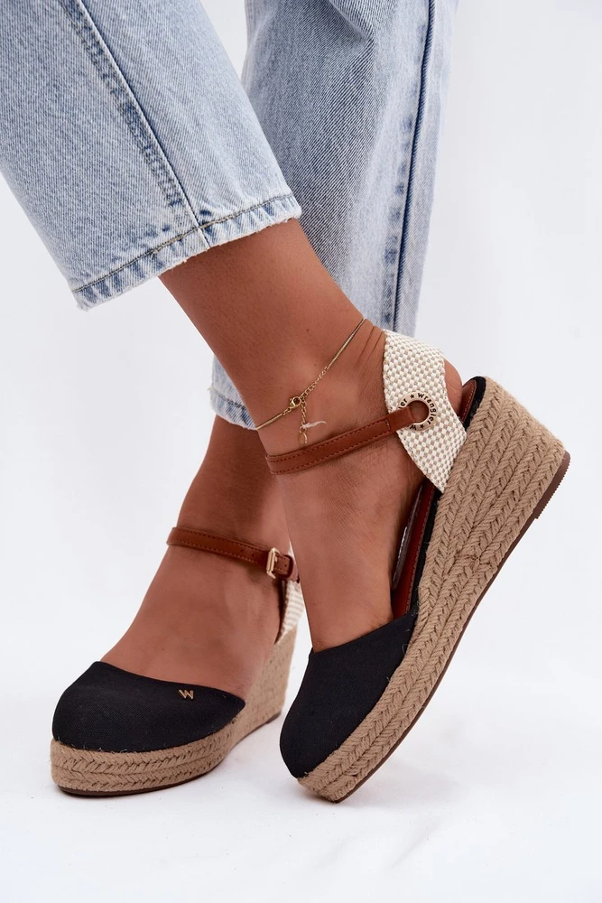 Juodos espadrilės basutės ant platformos Wrangler