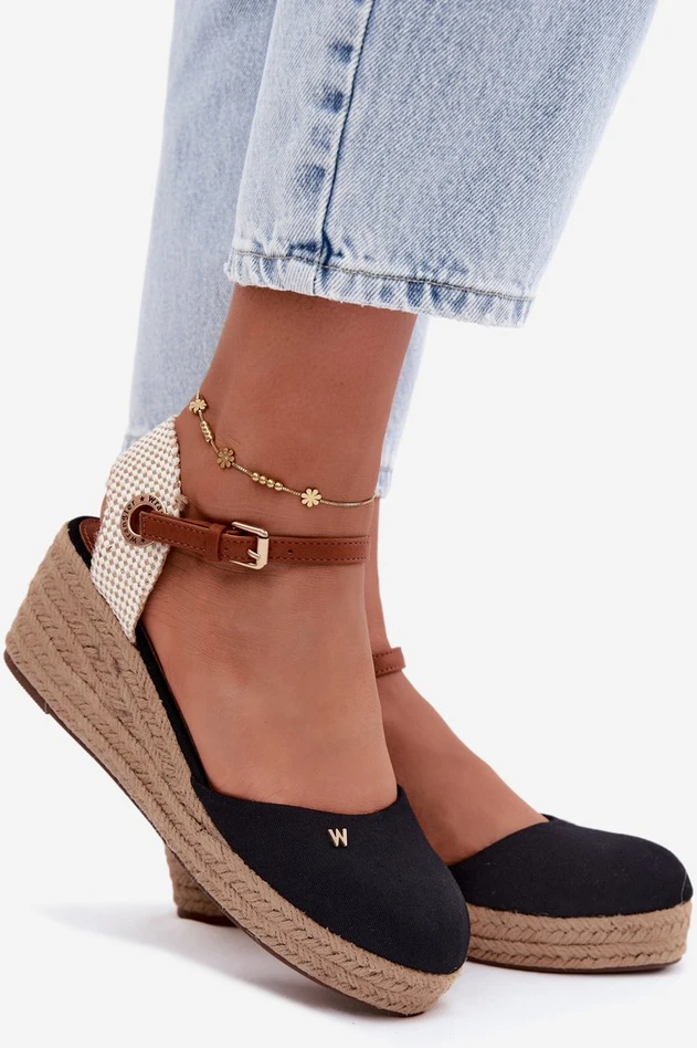Juodos espadrilės basutės ant platformos Wrangler