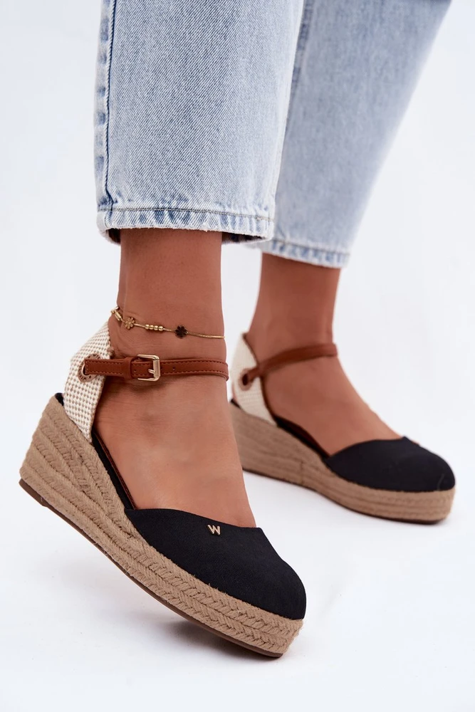 Juodos espadrilės basutės ant platformos Wrangler