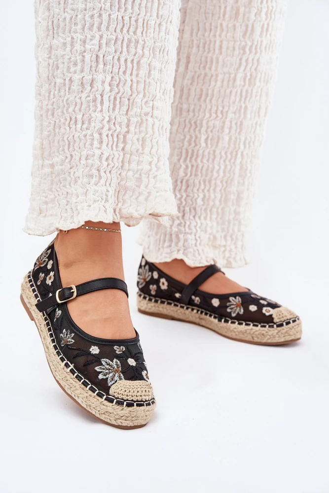 Juodos espadrilės su gėlių siuvinėjimu Step in style