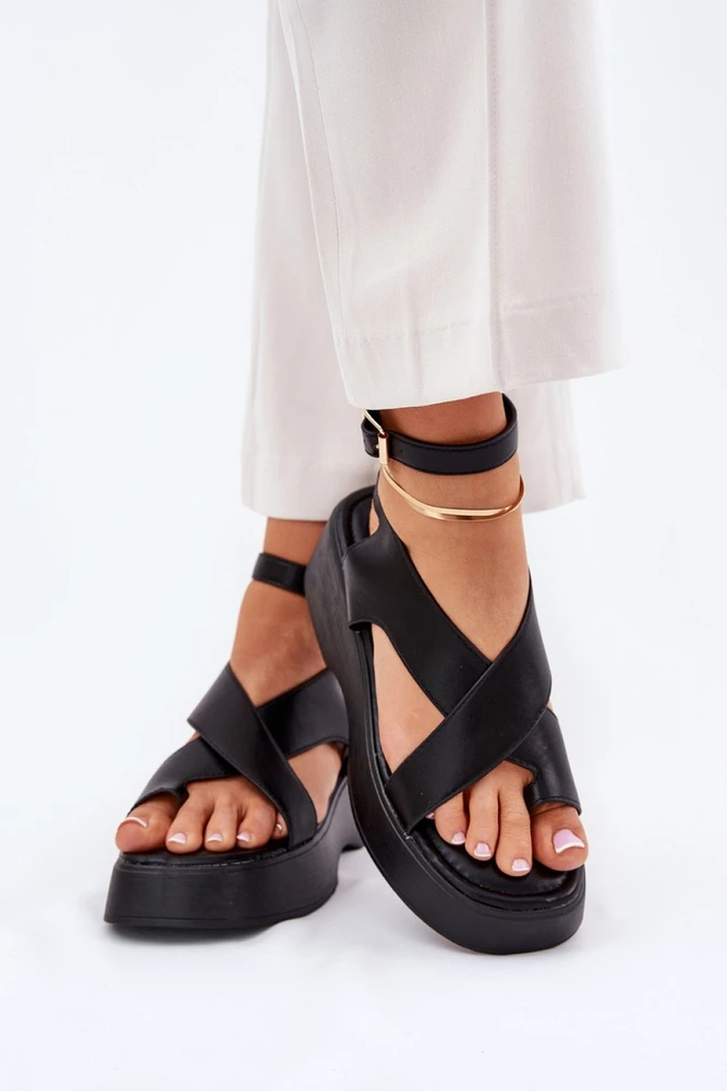 Juodos platforminės basutės su kulnu Step in style