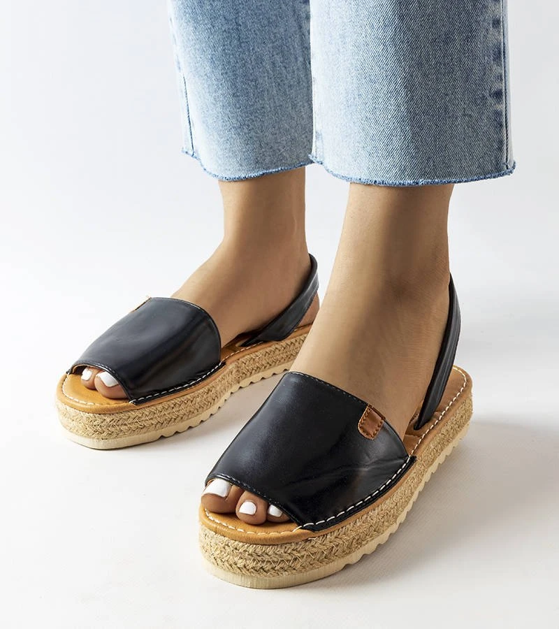 Juodos platforminės espadrilės Sadbera