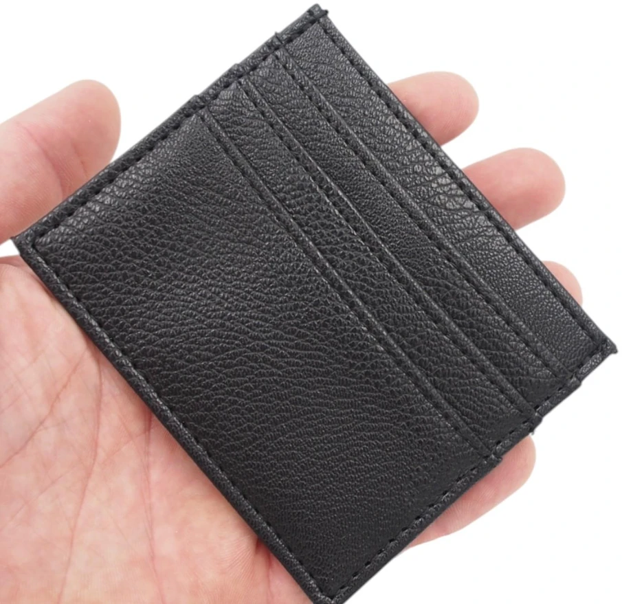 Juodos spalvos minimalistinis kortelių dėklas
