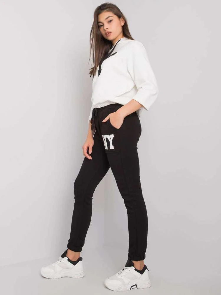 Juodos spalvos rinkinys