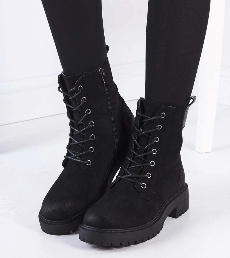 Juodos spalvos trapper eco-suede Wellspring