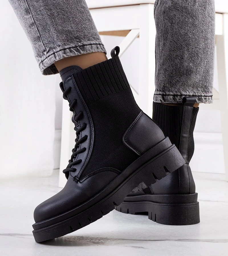 Juodos spalvos trappers Lennon
