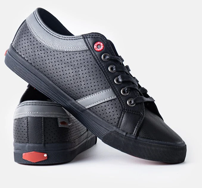 Juodos spalvos vyriški sportiniai bateliai CROSS JEANS