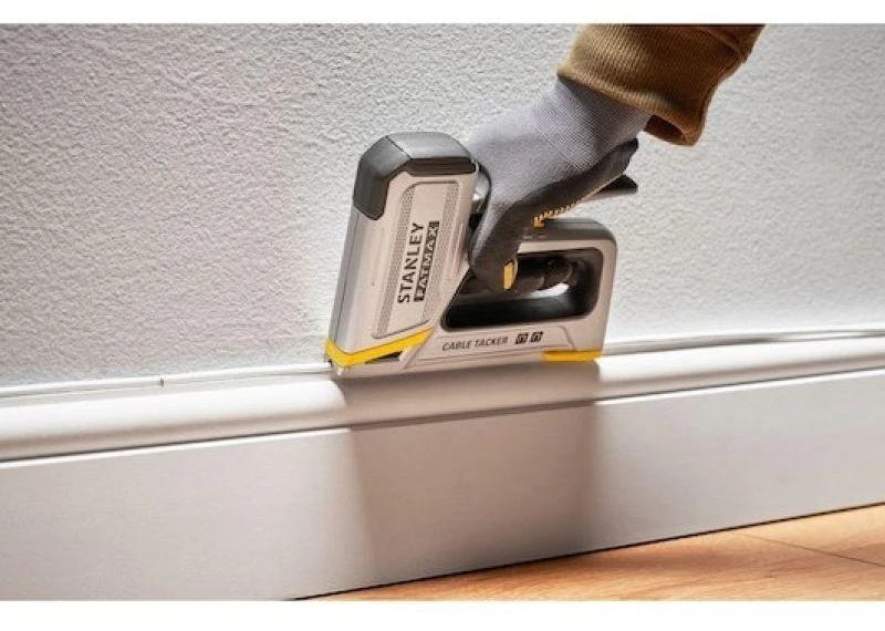 Mechaninis apkabėlių/vinių plaktukas Stanley FMHT70100-0