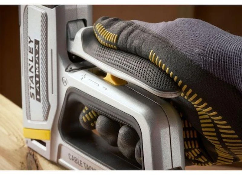 Mechaninis apkabėlių/vinių plaktukas Stanley FMHT70100-0