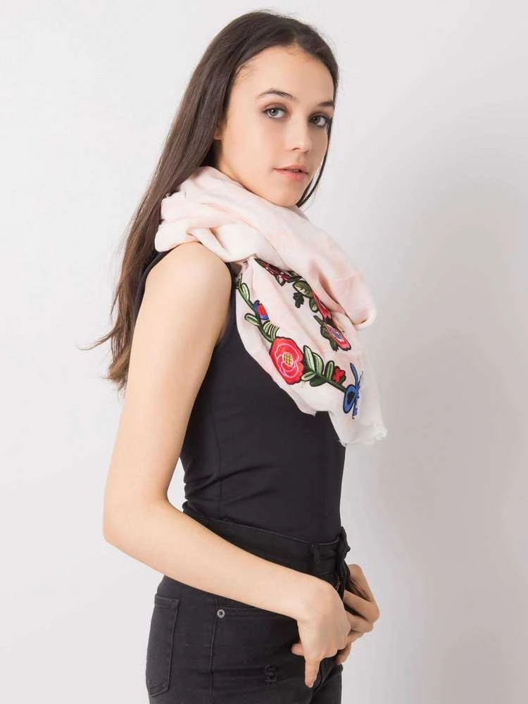 Kaklaskarė persikas