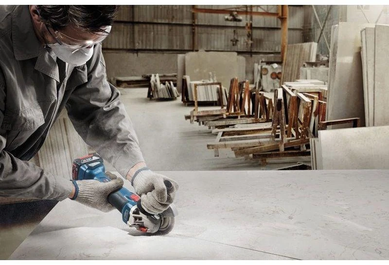 Bosch GWS 18V-10, LB 2x5.0, 18V-40