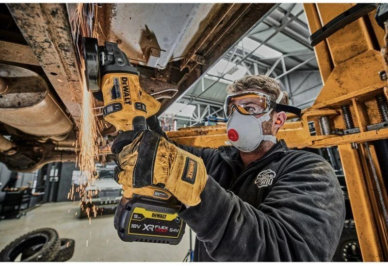 Kampinis šlifuoklis Dewalt DCG418N-XJ; 54 V (be akumuliatoriaus ir pakrovėjo)