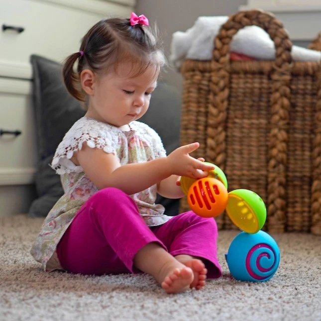 Fat Brain Toys Kamuoliukų rinkinys „OombeeBall“