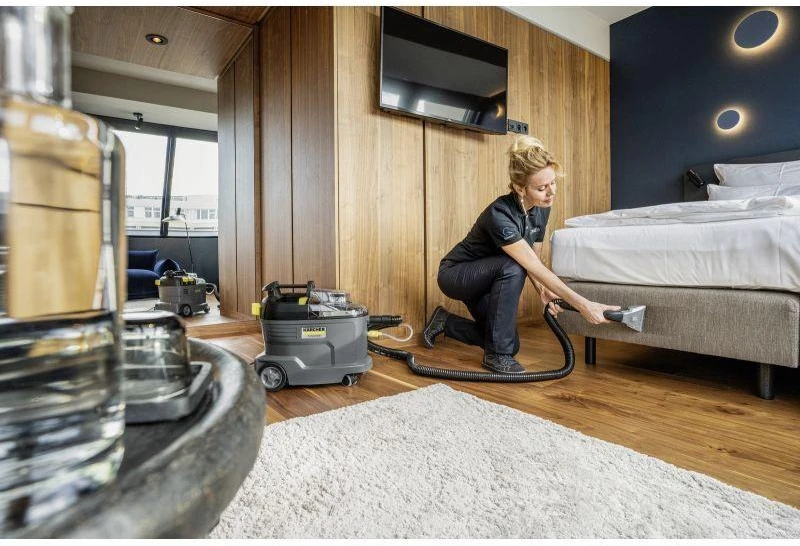 KARCHER Puzzi 8/1 (1.100-240.0) skalbimo siurblys
