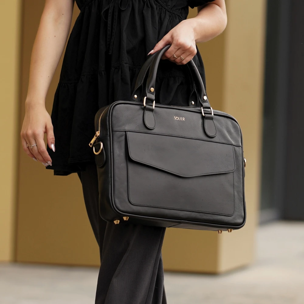 Gold Genuine leather woman s laptop bag FL25 juodas with snake pattern
