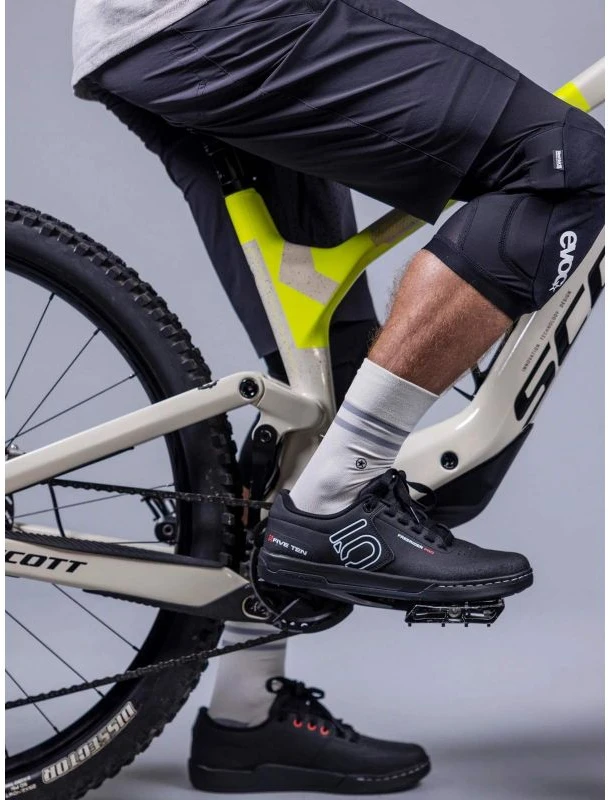 Kelių apsaugos EVOC Knee Protector LS Flex Lite, juodos