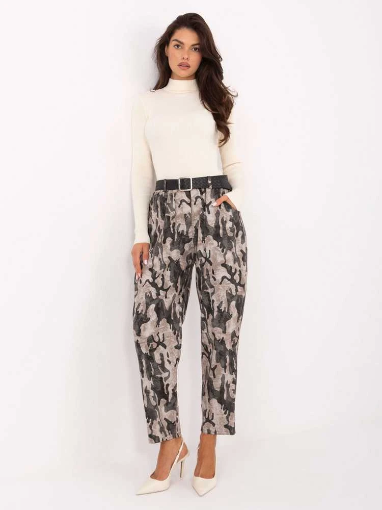 Kelnės moteriškos margintos kamufliažo raštu bežinės