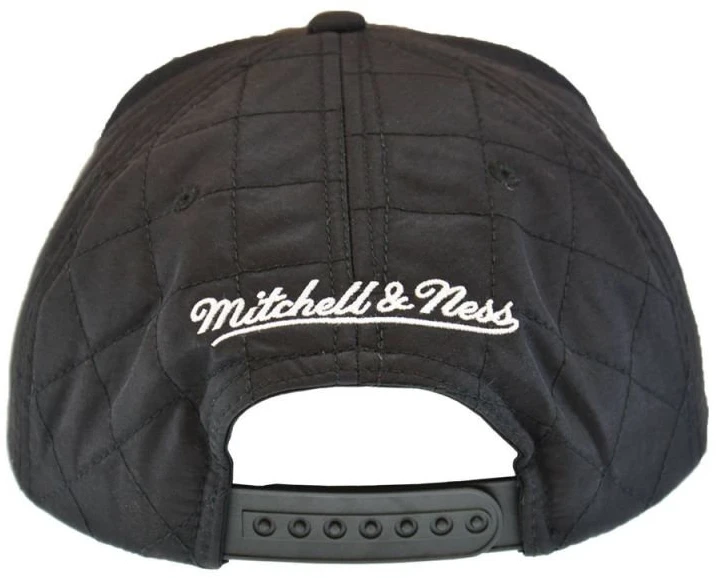 Kepurė su snapeliu Mitchell & Ness Diamond Base Chicago Bulls, juoda, pilka ir raudona
