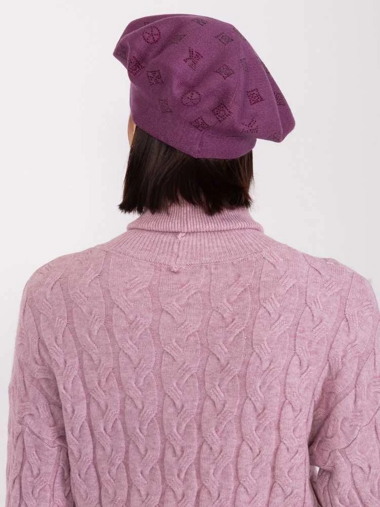 Kepurė tamsiai violetinės spalvos