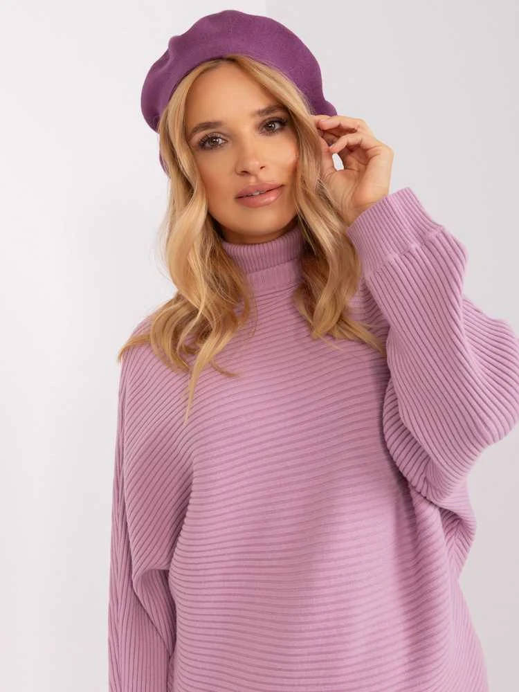 Kepurė violetinės spalvos