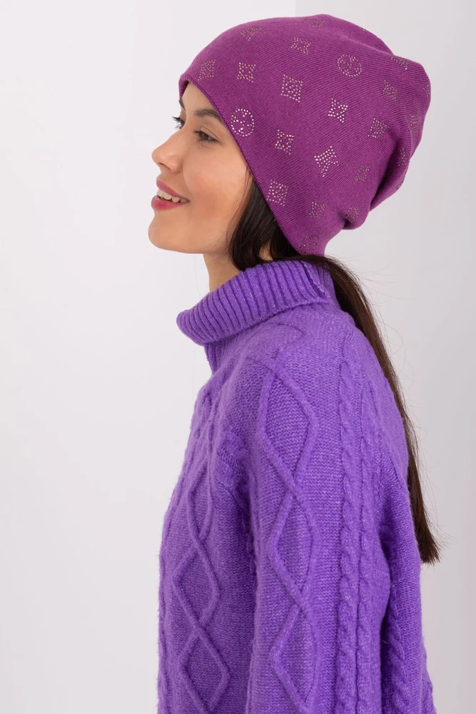 Kepurė violetinės spalvos