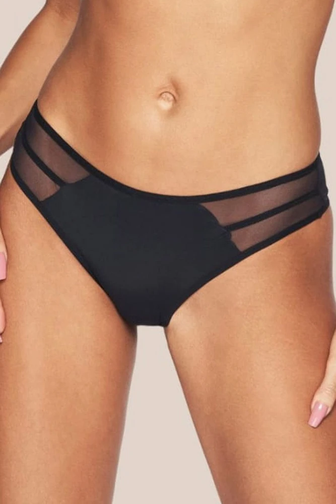 Kinga Onyx stringai