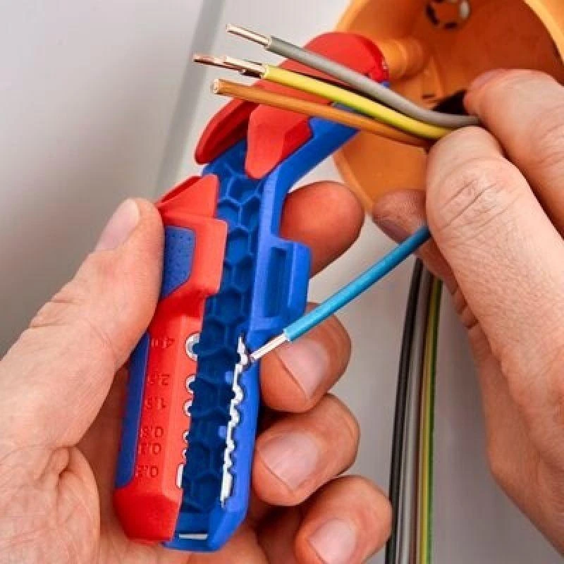 Universalus nuizoliavimo įrankis saulės fotovoltinių sistemų instaliacijai KNIPEX ErgoStrip