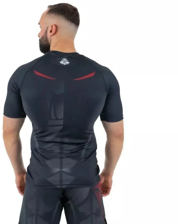 Kompresiniai marškiniai „Snake“ pagaminti iš DBX MORE DRY M medžiagos.