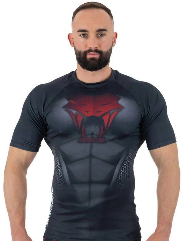 Kompresiniai marškiniai „Snake“ pagaminti iš DBX MORE DRY M medžiagos.
