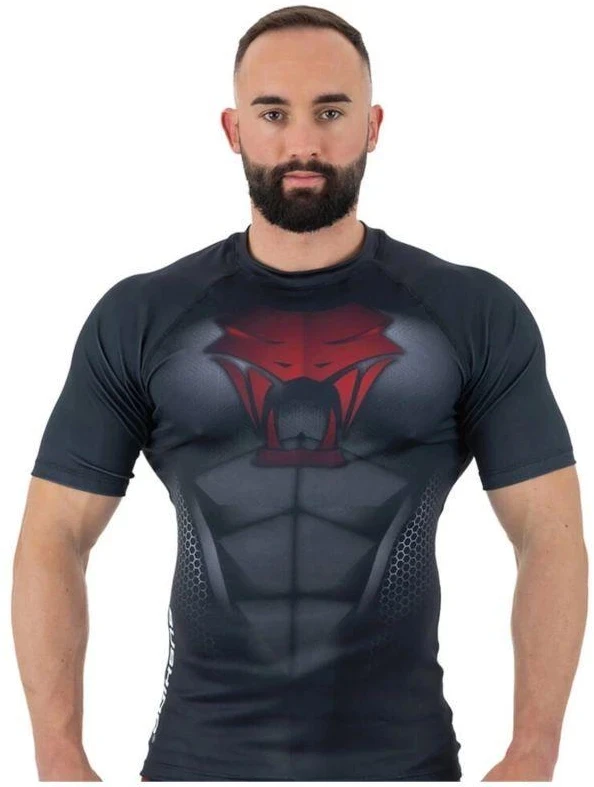Kompresiniai marškiniai „Snake“ pagaminti iš DBX MORE DRY M medžiagos.