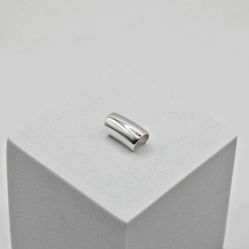 Kremzlės auskaras Capsule